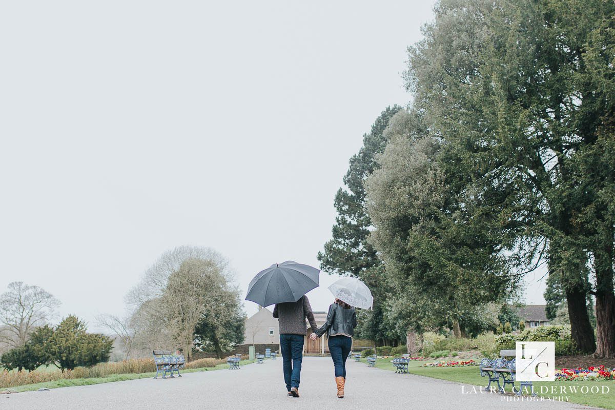 Yorkshire engagement shoot in the rain| by Leeds wedding photographer Laura Calderwood