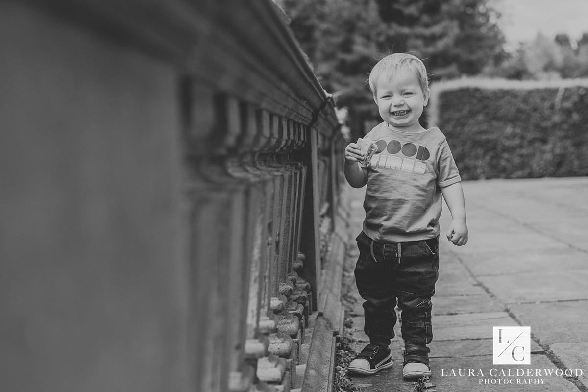 leeds family photography | family photo shoot at Temple Newsam in Leeds by Laura Calderwood Photography