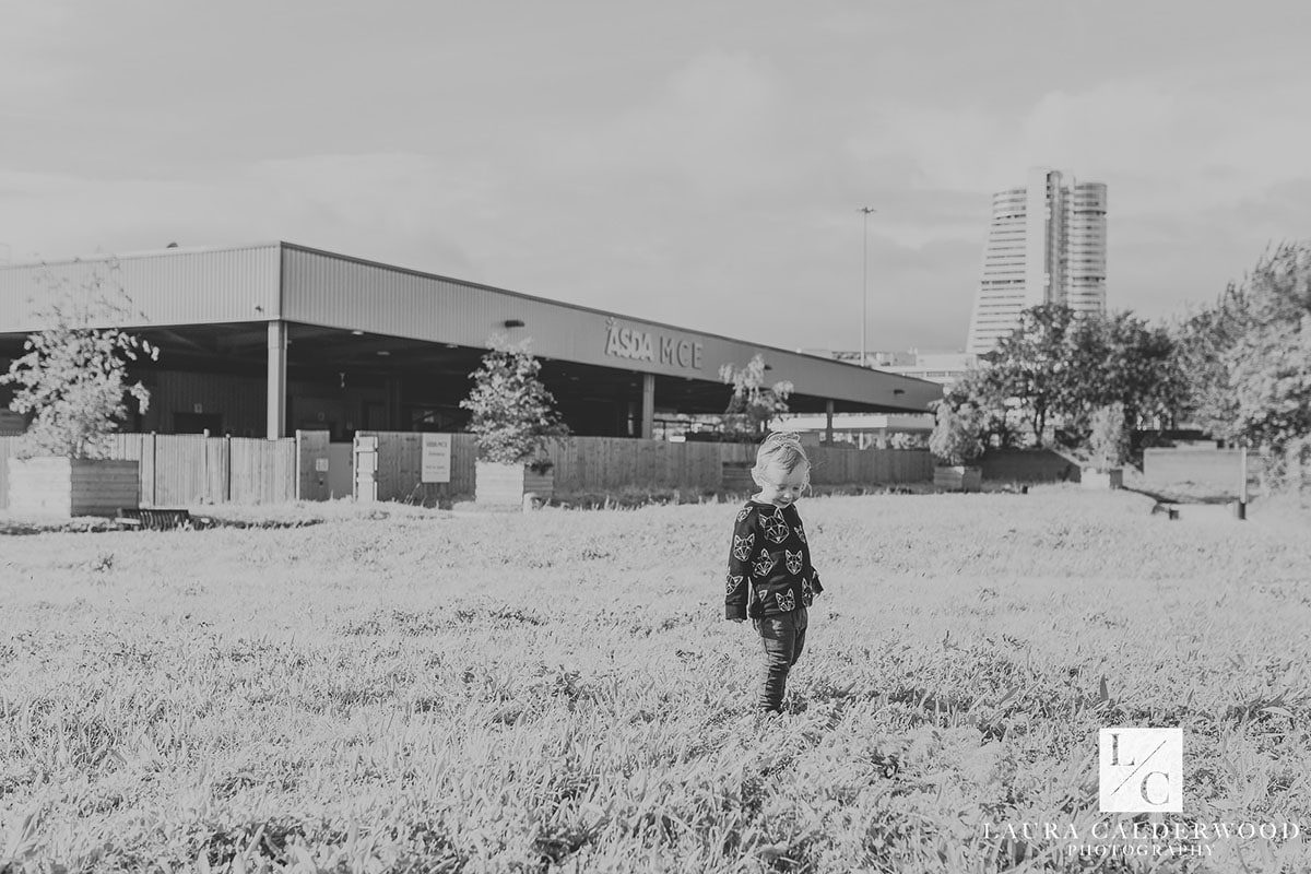 leeds family photographer | family photo shoot in Leeds city centre by Laura Calderwood Photography