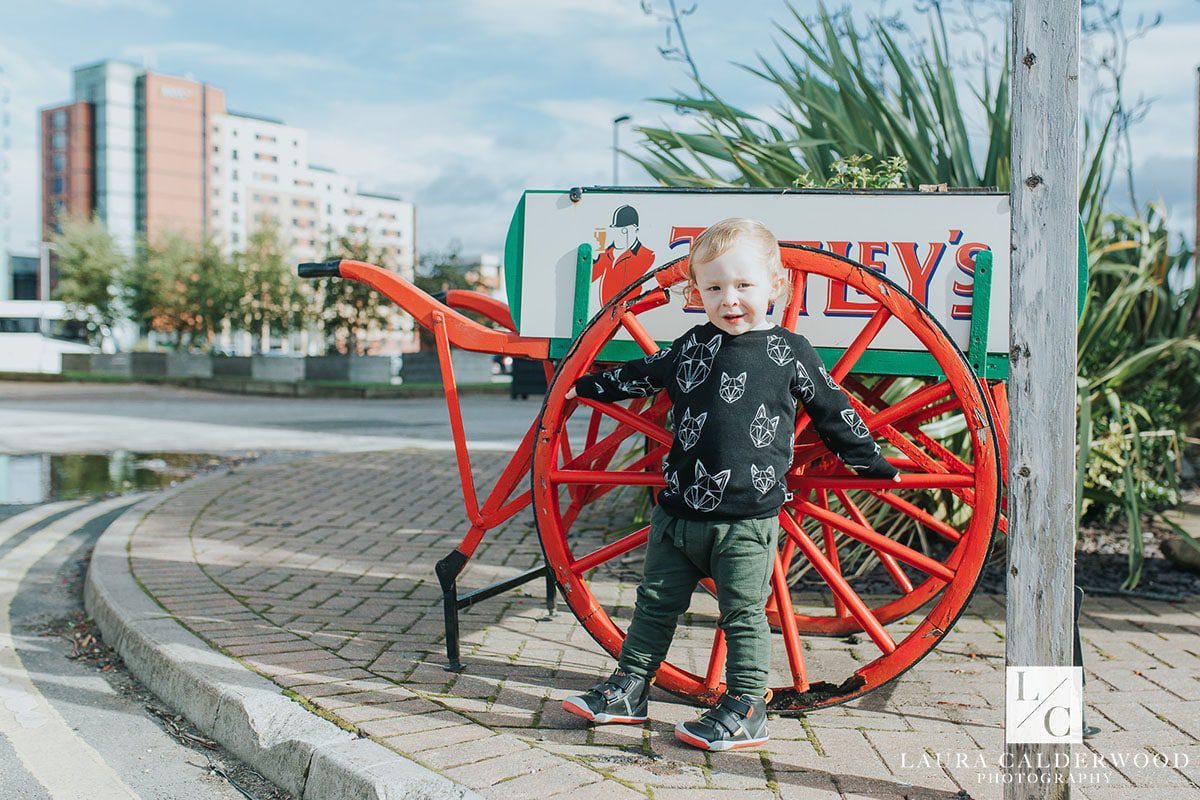 leeds family photographer | family photo shoot in Leeds city centre by Laura Calderwood Photography